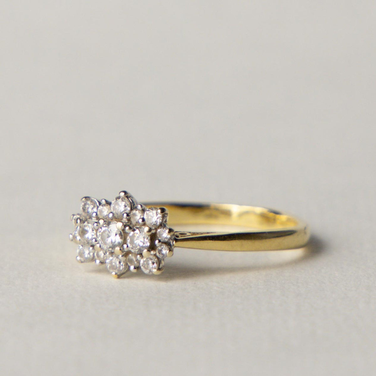 18ct diamond cluster ring