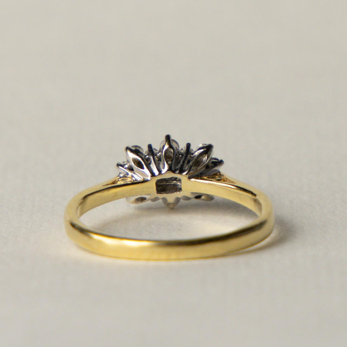 18ct diamond cluster ring