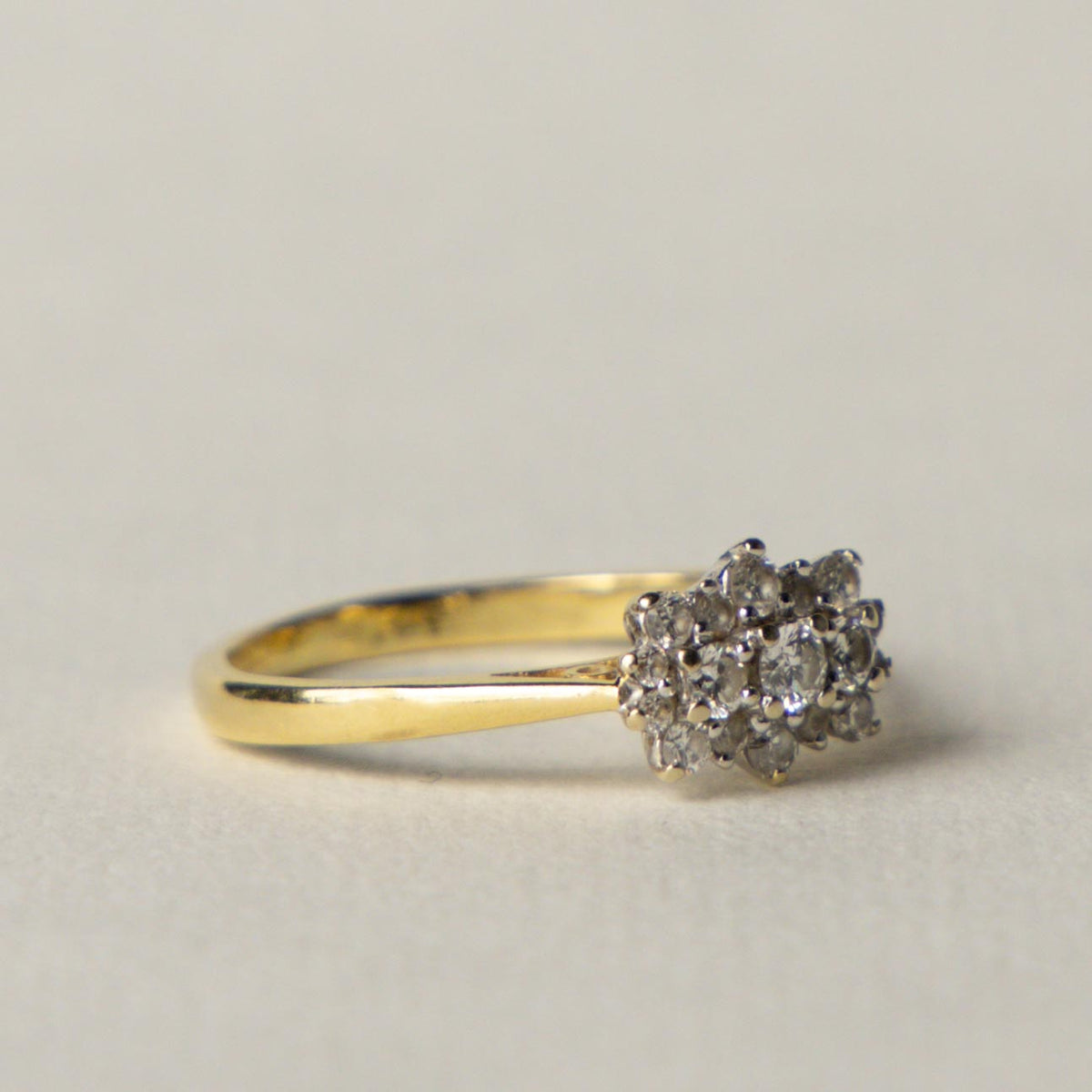18ct diamond cluster ring