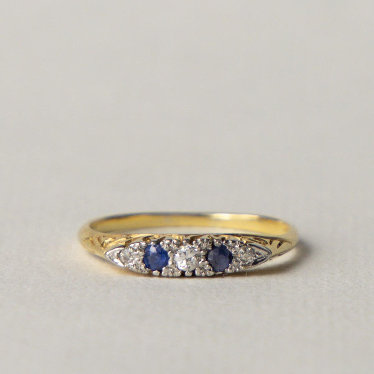 Antique 18ct Art Deco sapphire & diamond