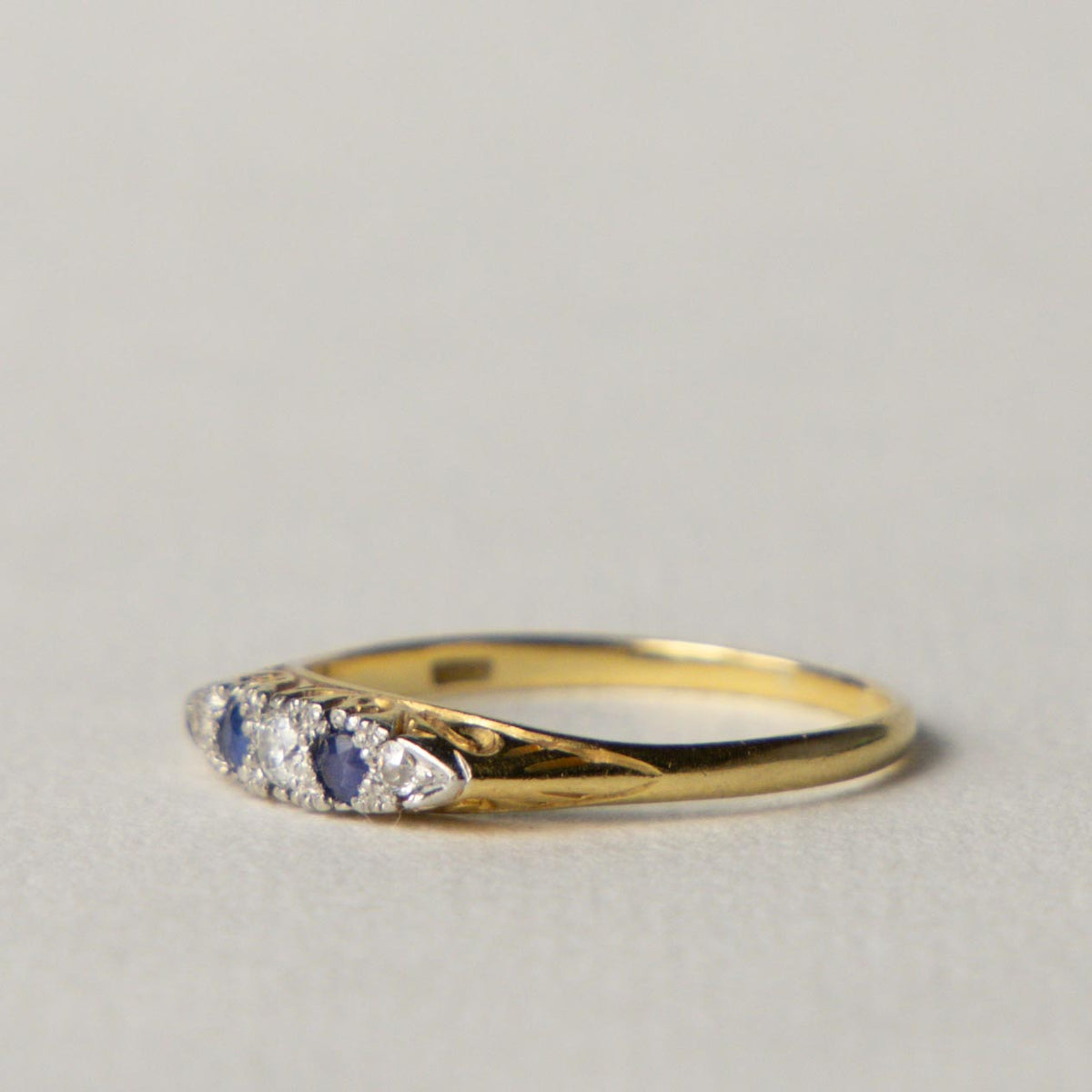 Antique 18ct Art Deco sapphire & diamond