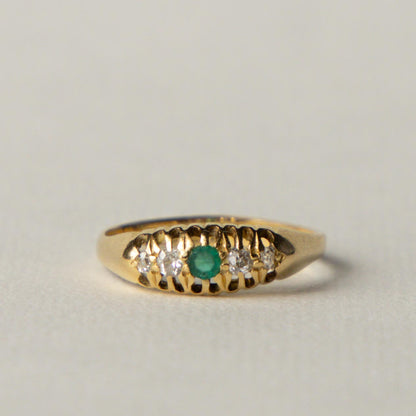 Edwardian 18ct emerald & diamond boat ring
