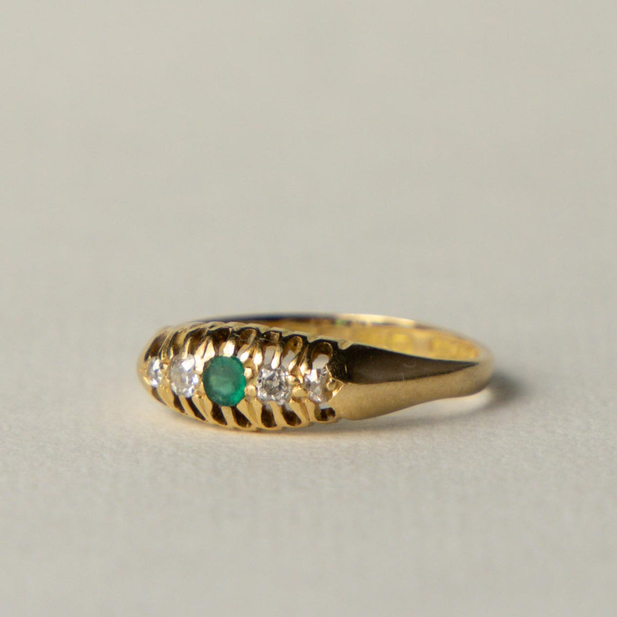 Edwardian 18ct emerald & diamond boat ring