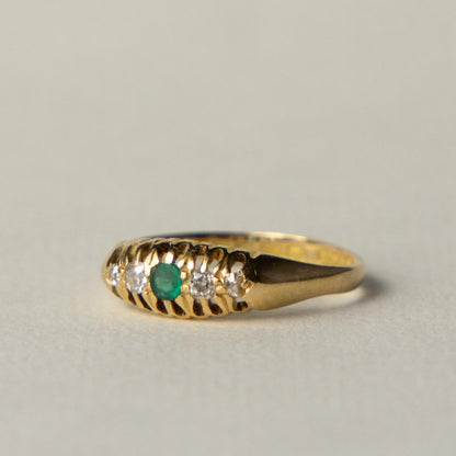 Edwardian 18ct emerald & diamond boat ring