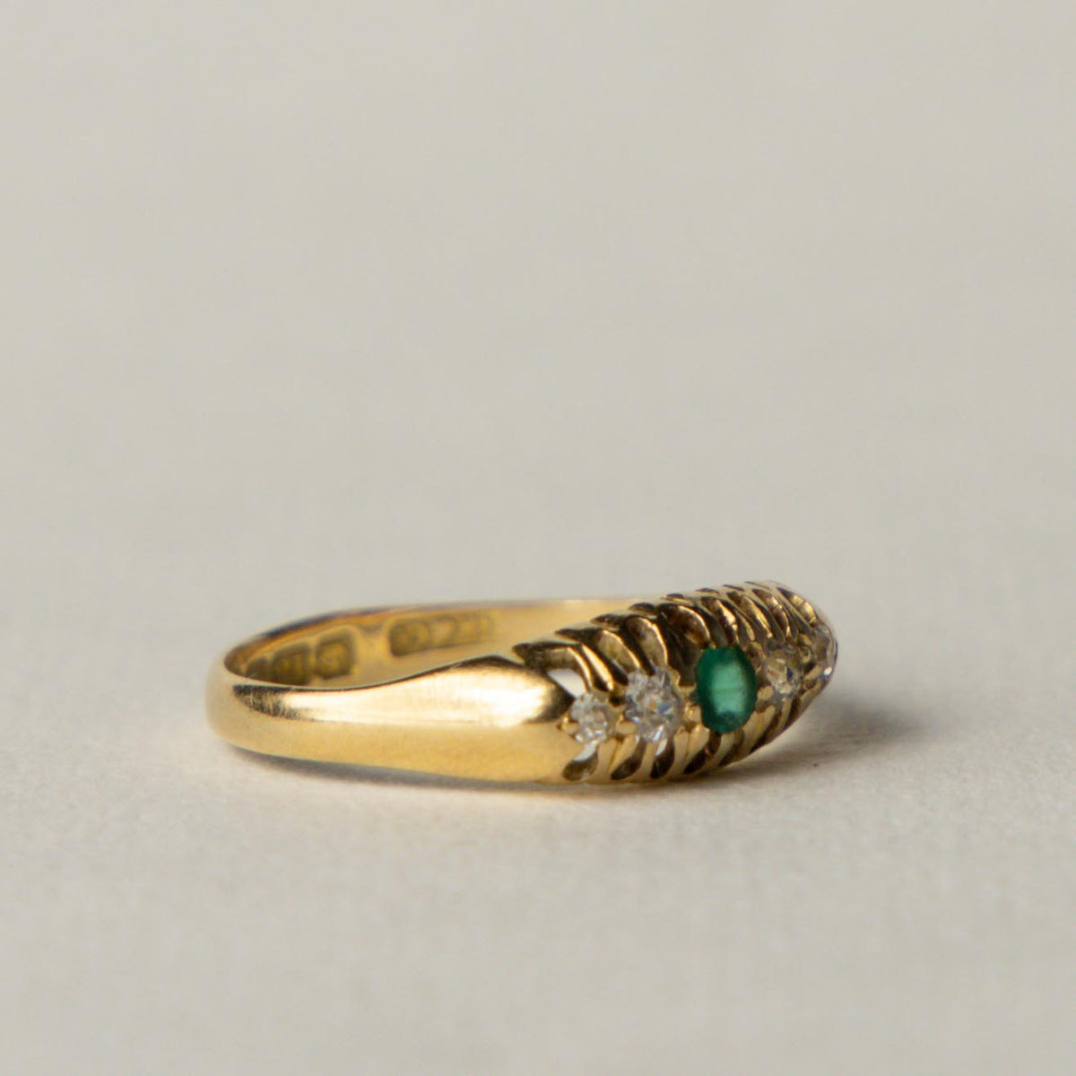 Edwardian 18ct emerald & diamond boat ring