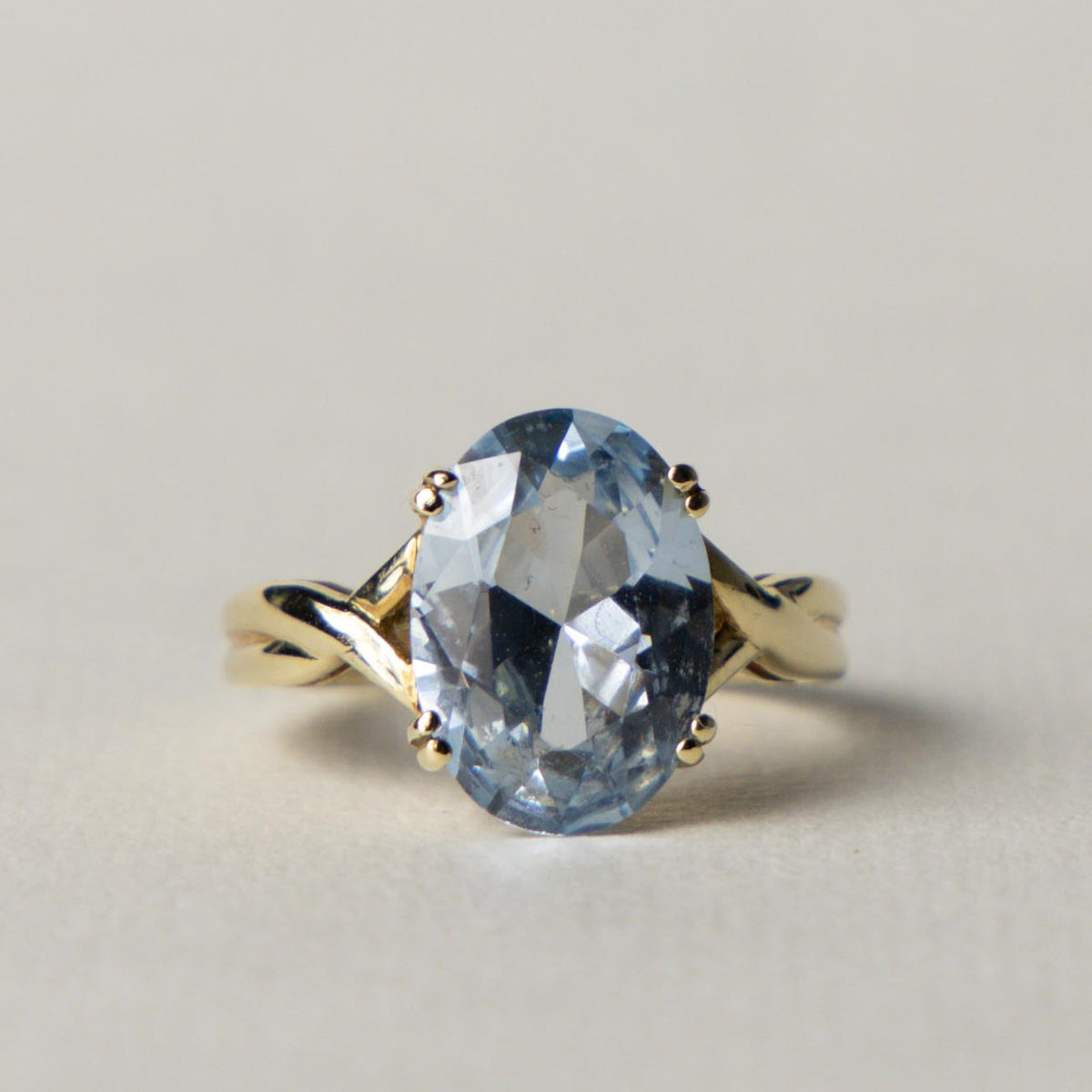 9ct blue topaz solitaire