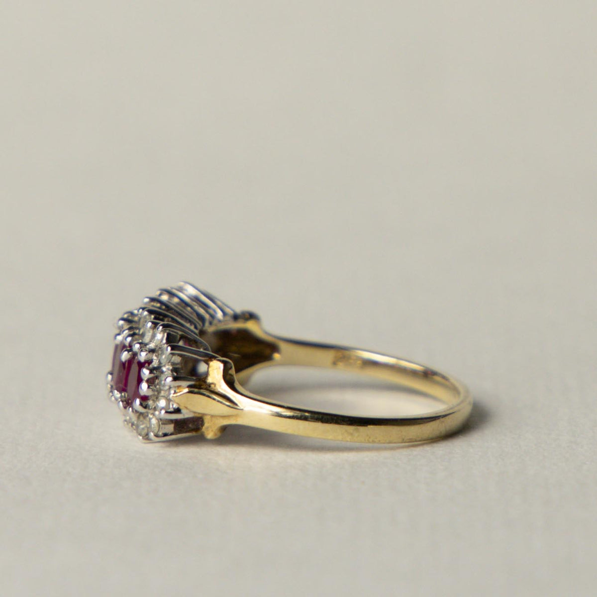 9ct ruby & diamond cluster