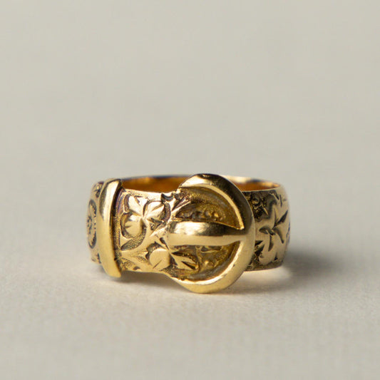 Edwardian 18ct buckle ring