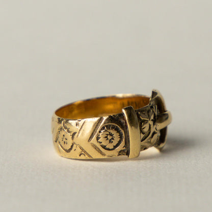 Edwardian 18ct buckle ring