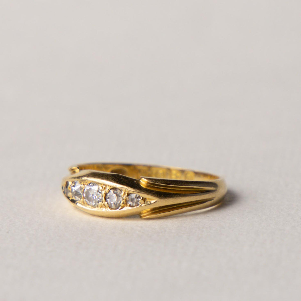 Edwardian 18ct diamond row