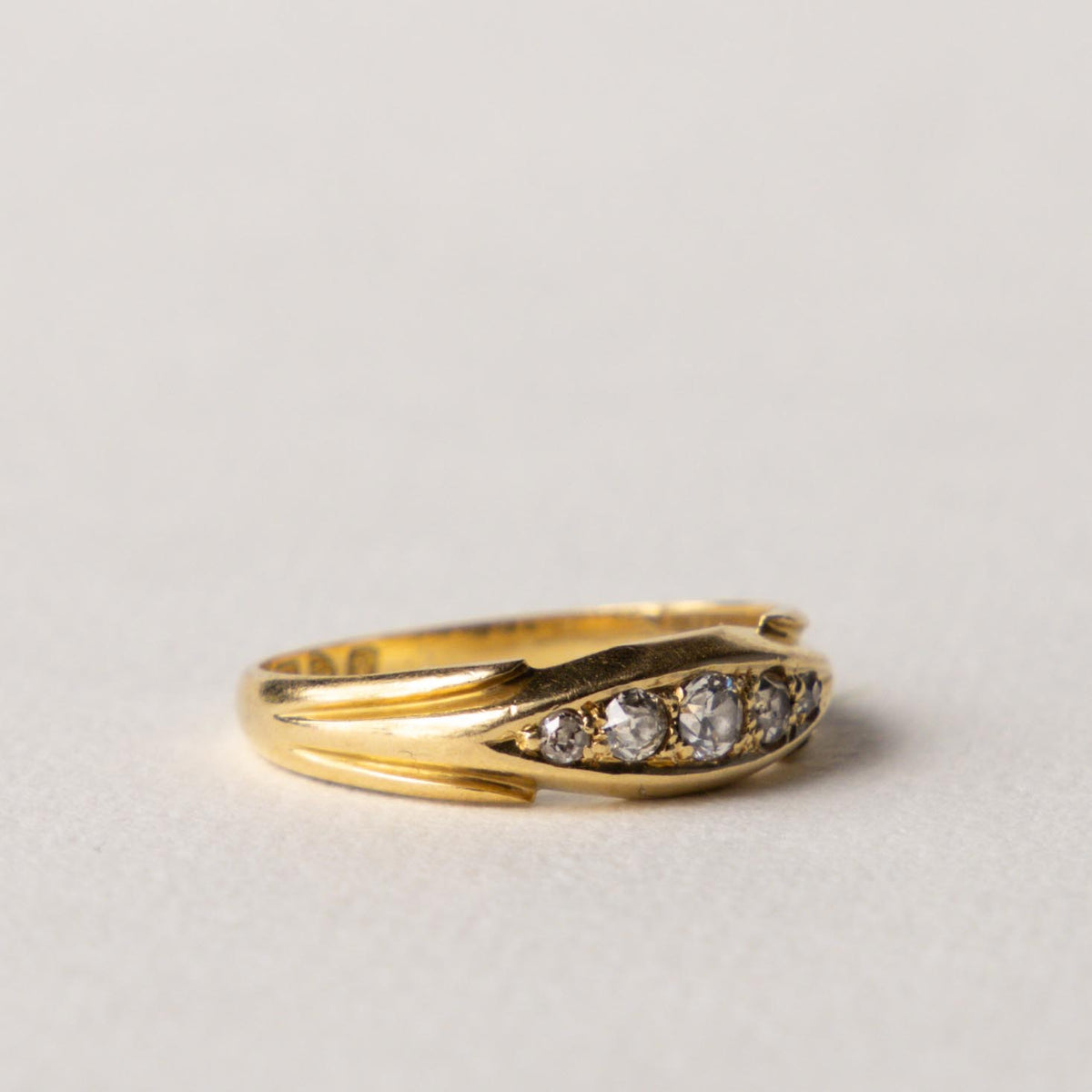 Edwardian 18ct diamond row
