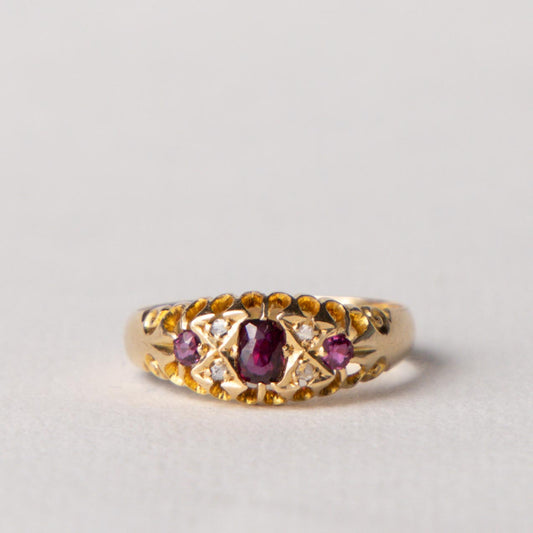 antique 18ct Edwardian garnet boat ring