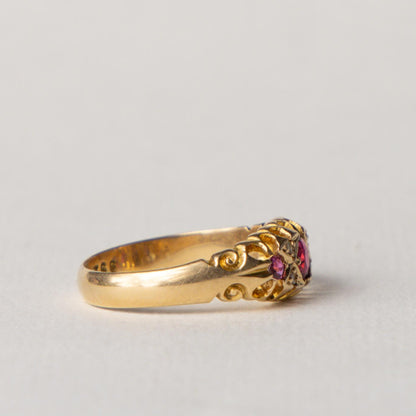 antique 18ct Edwardian garnet boat ring