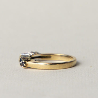 9ct sapphire & diamond ring