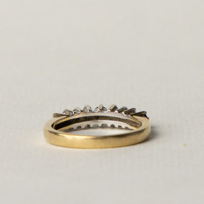 9ct sapphire & diamond ring