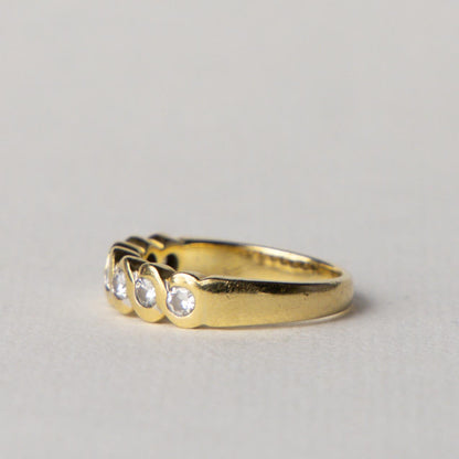18ct diamond row twist ring