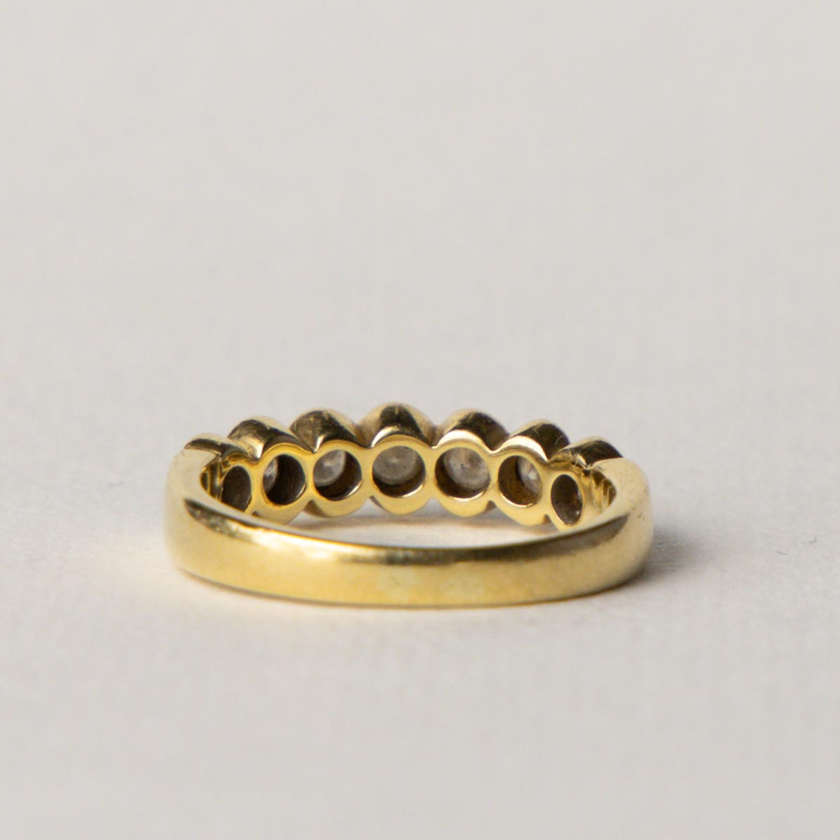 18ct diamond row twist ring