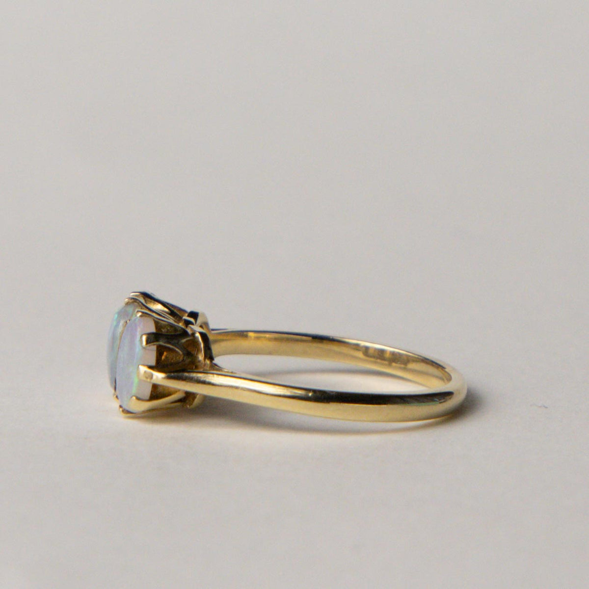 9ct opal trilogy ring