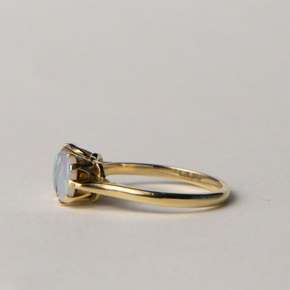 9ct opal trilogy ring