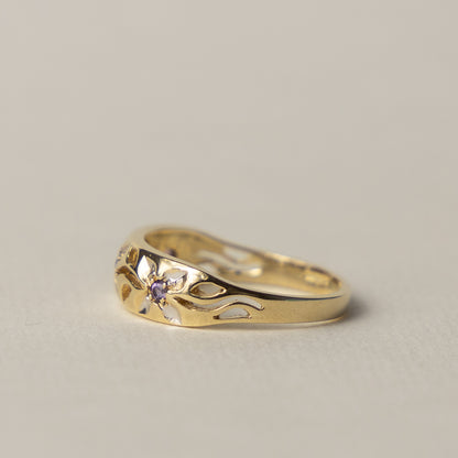 9 carat flower band ring