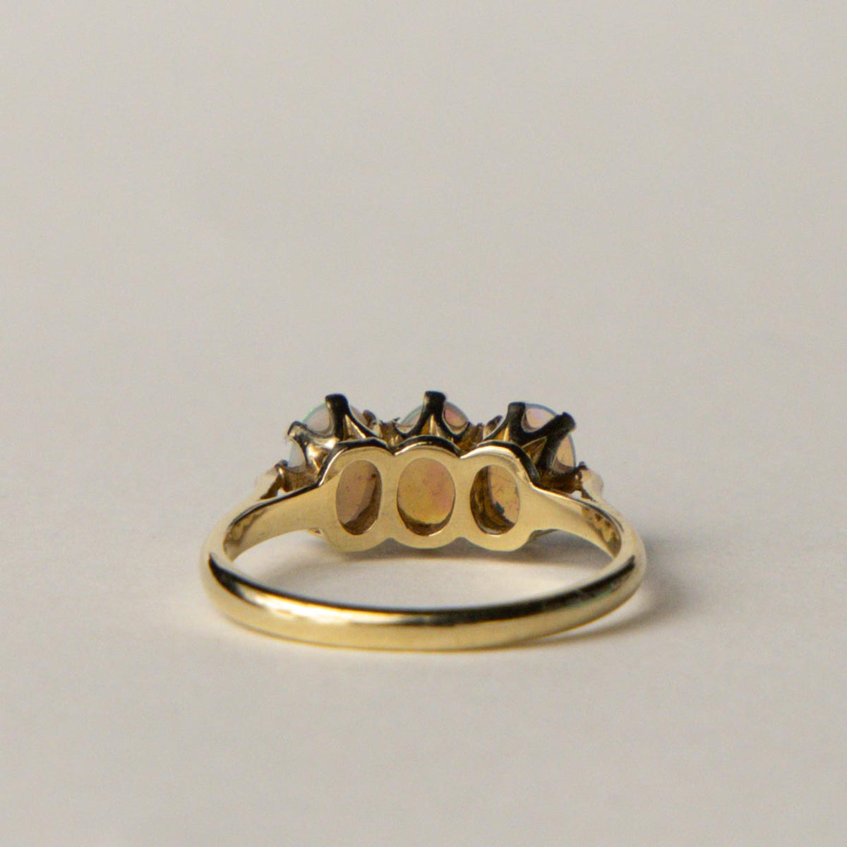 9ct opal trilogy ring
