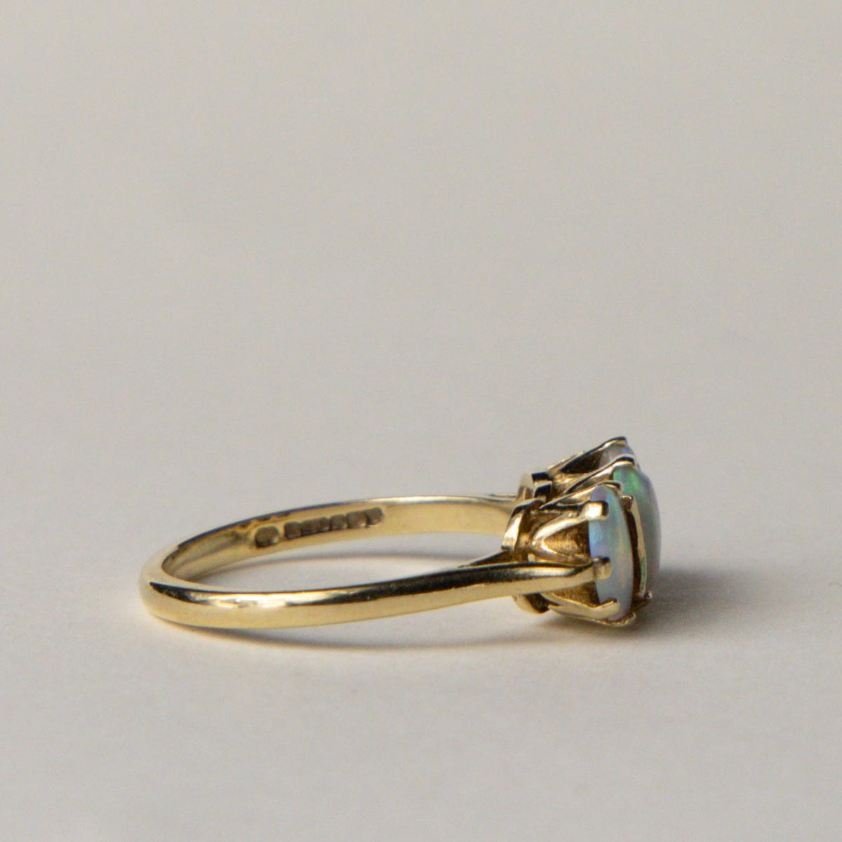 9ct opal trilogy ring