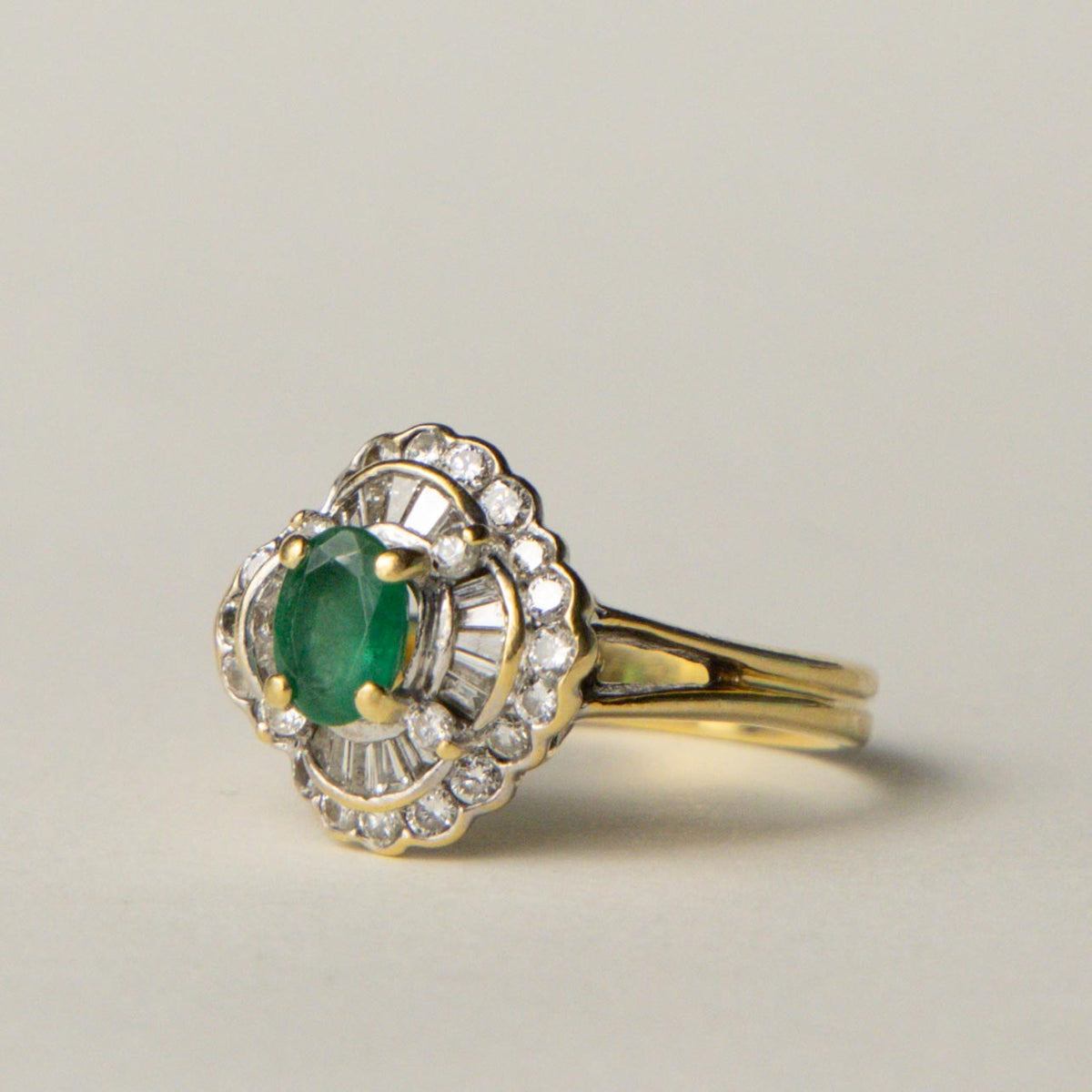 18ct gold emerald & diamond cocktail ring