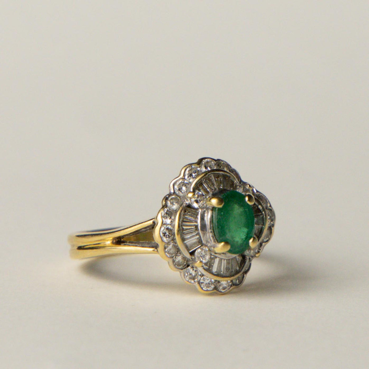 18ct gold emerald & diamond cocktail ring