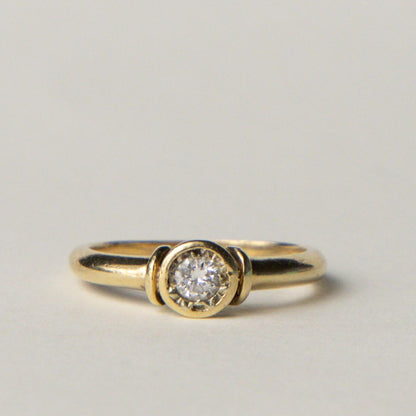 9ct diamond solitaire set ring