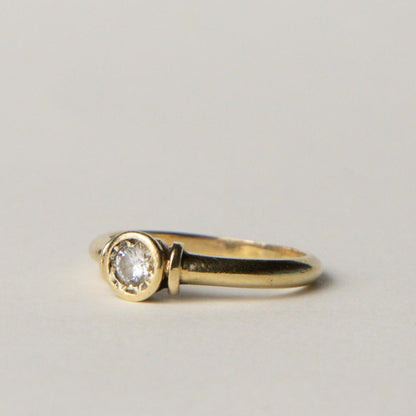 9ct diamond solitaire set ring