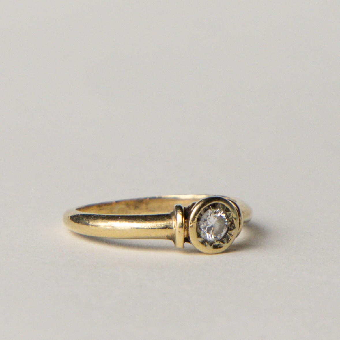 9ct diamond solitaire set ring