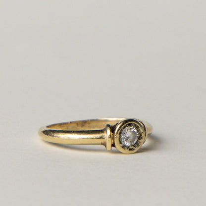 9ct diamond solitaire set ring