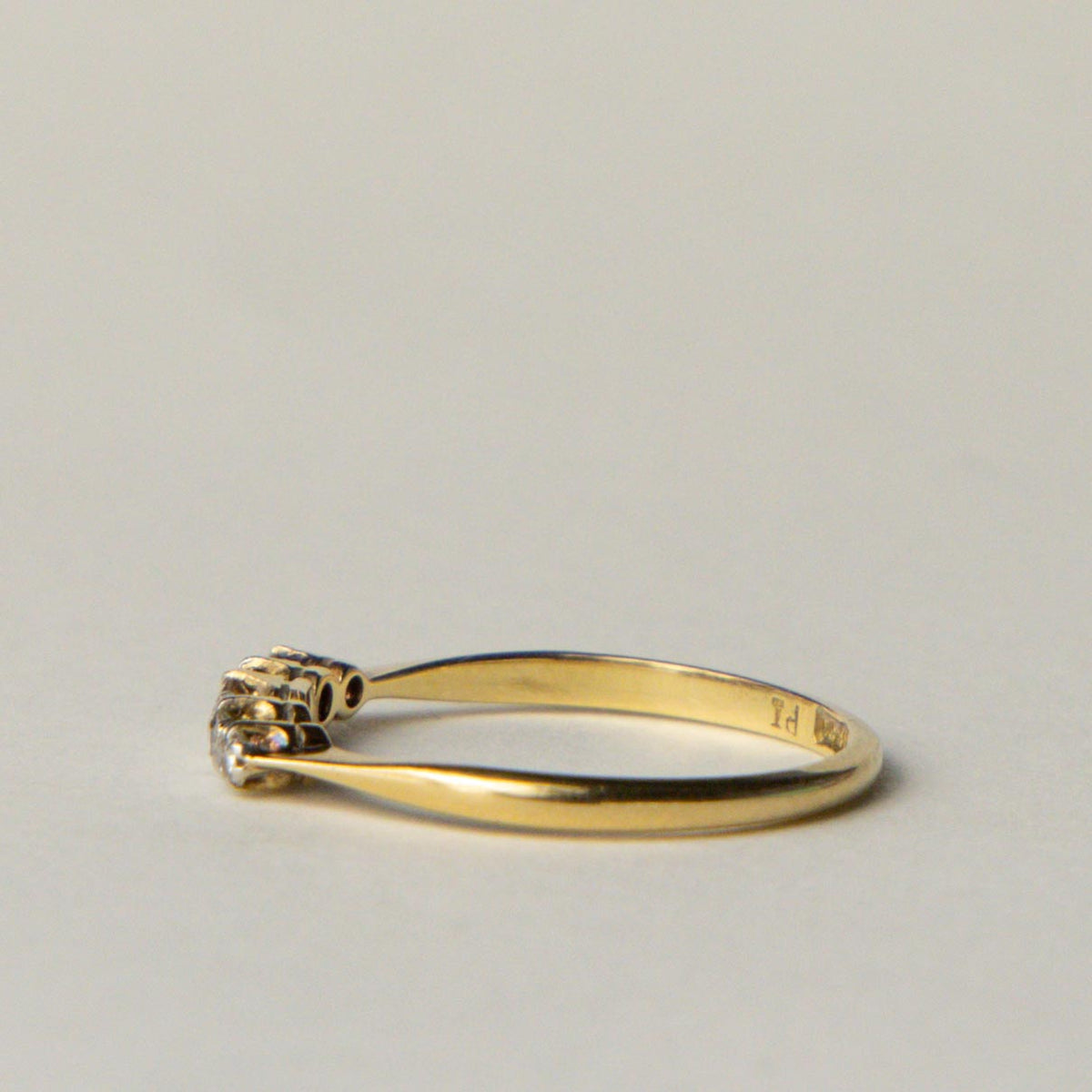 antique Art Deco 18ct gold old cut diamond row ring