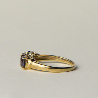 9ct iolite trilogy ring