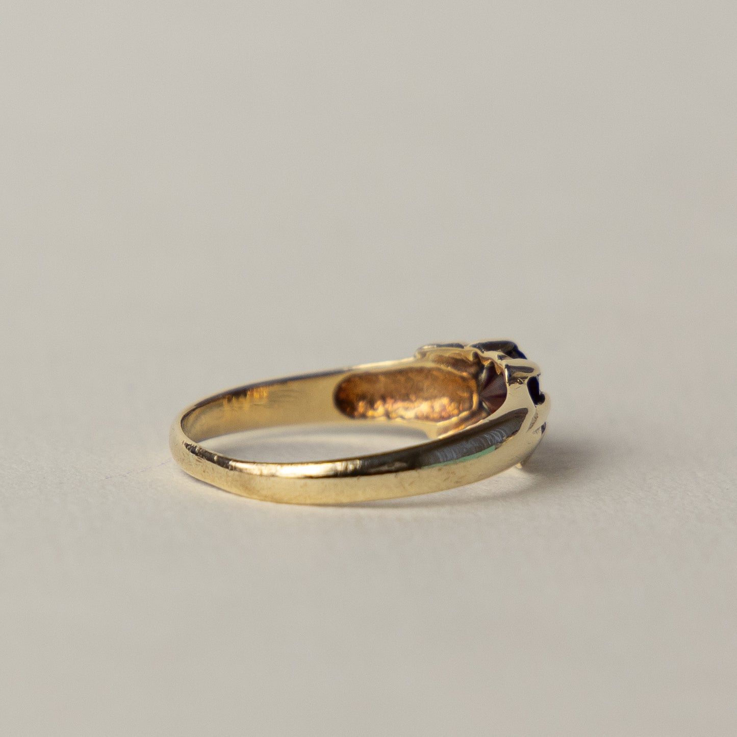 9 carat garnet solitaire ring