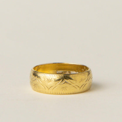 18ct gold engraved wedding band ring