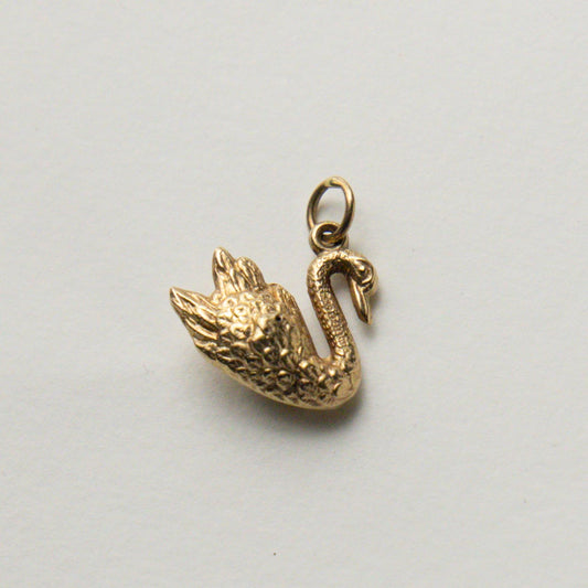 9ct swan pendant