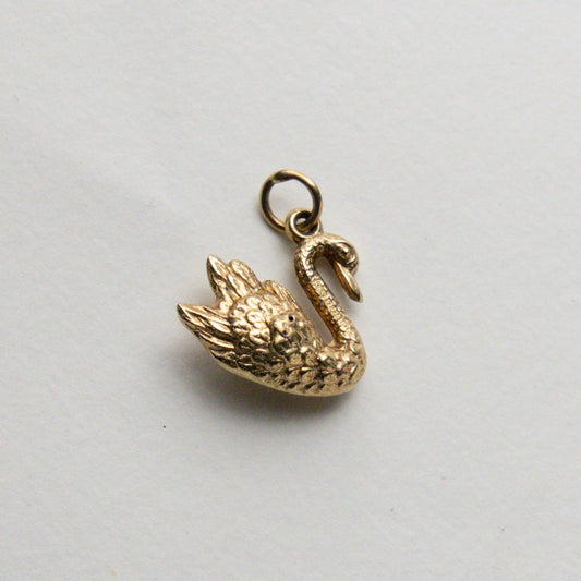 9ct swan pendant