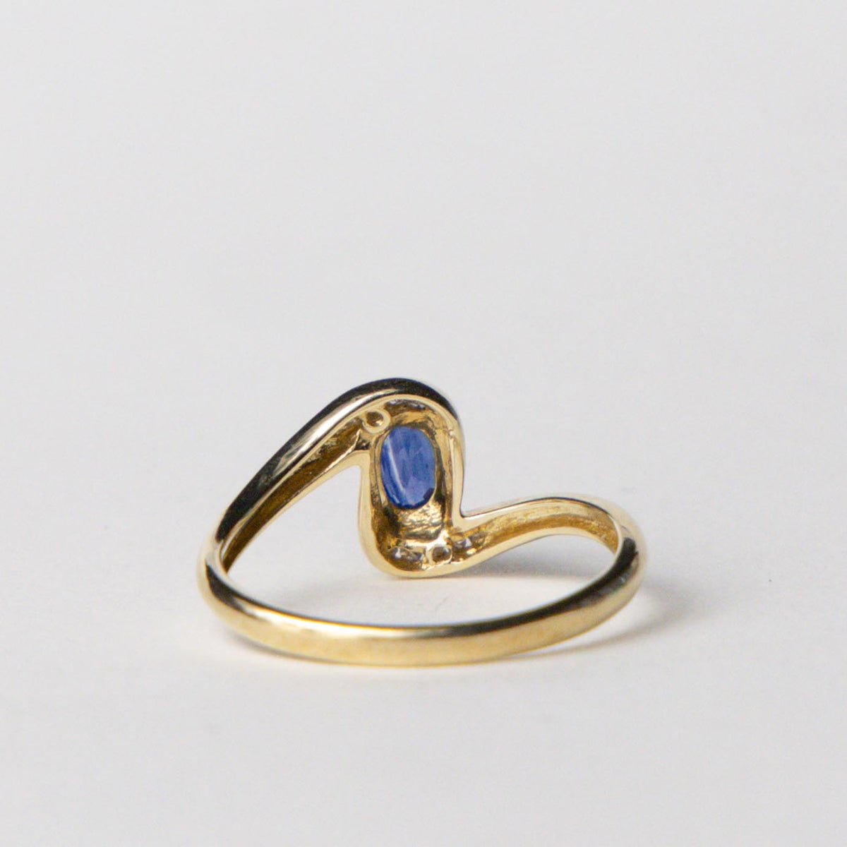 9ct sapphire & diamond twist ring