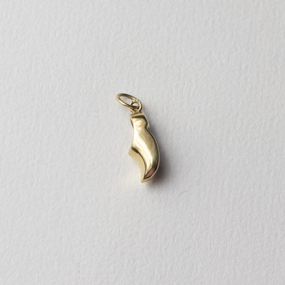 18 carat dutch wooden shoe pendant