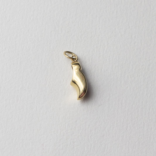 18 carat dutch wooden shoe pendant