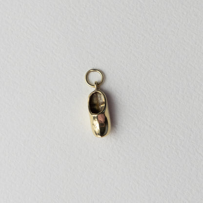 18 carat dutch wooden shoe pendant