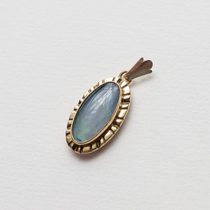 9 carat gold opal triplet pendant