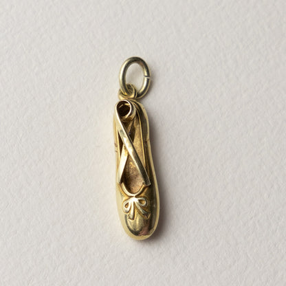 14 carat gold ballerina shoe pendant