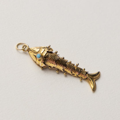9 carat articulated fish pendant turqouis