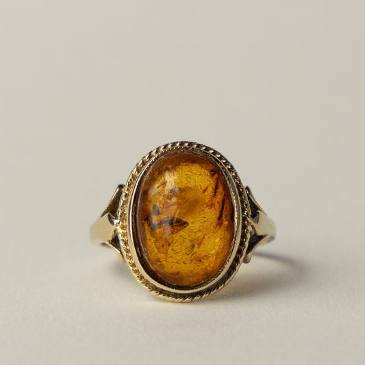 9 carat amber gemstone ring