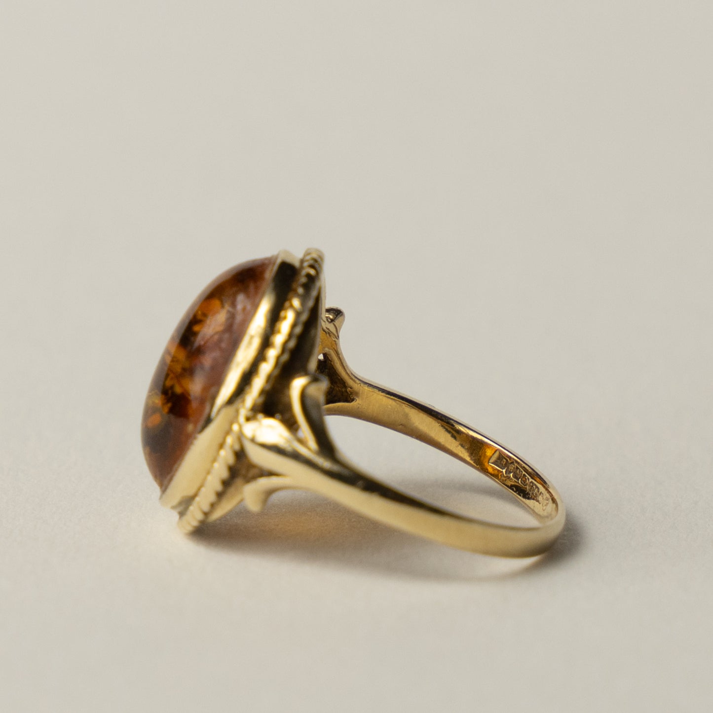 9 carat amber gemstone ring