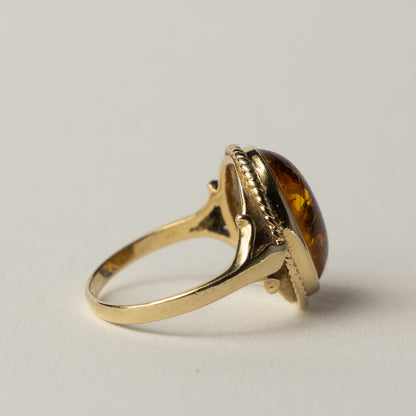 9 carat amber gemstone ring