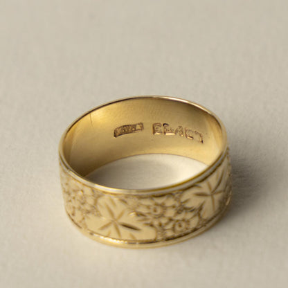 9ct engraved ivy leaf band ring
