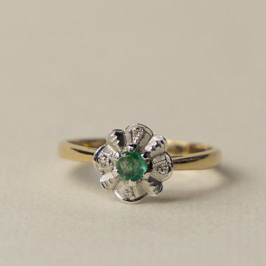 9ct emerald & diamond flower cluster ring